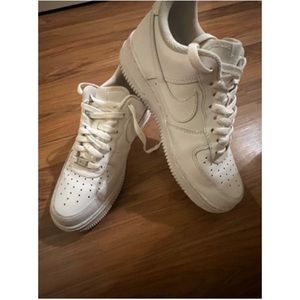 Mens size 8 Nike forces
